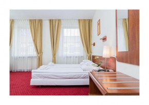Отель Hotel Colibra  Варшава